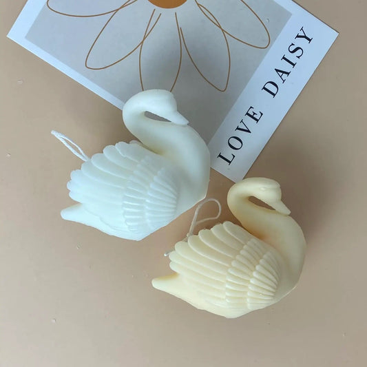 bougie cire blanche en forme de cygne