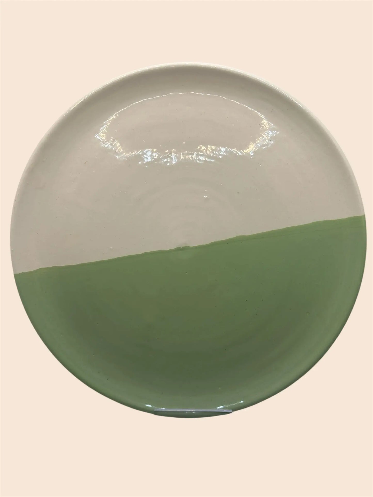 assiette bicolore en céramique blanche et verte sauge 25cm