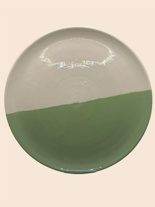 assiette bicolore en céramique blanche et verte sauge 25cm