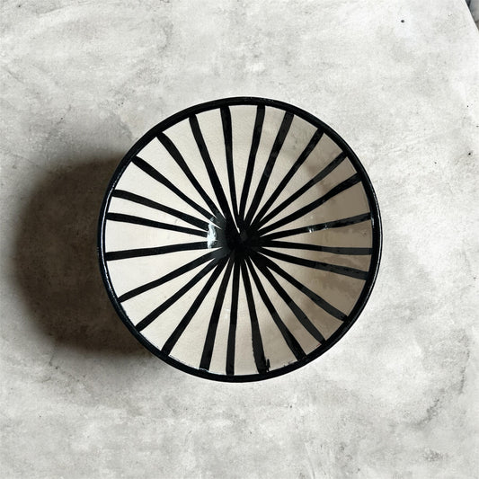 bol artisanale en terre cuite 15cm, rayure noire et blanche 
