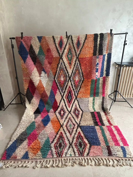 grand tapis bouda artisanal coloré en laine naturelle 