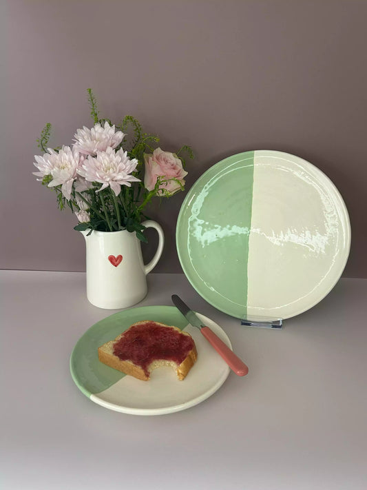 lot de 2 assiettes blanc et vert, faites main, en céramique artisanale, 