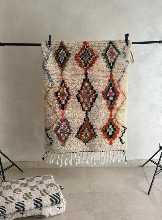 petit tapis Azilal artisanal crème et couleur 